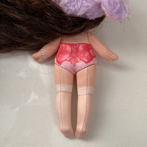 Na! Na! Na! Surprise Fashion Doll - Picture 3 of 16